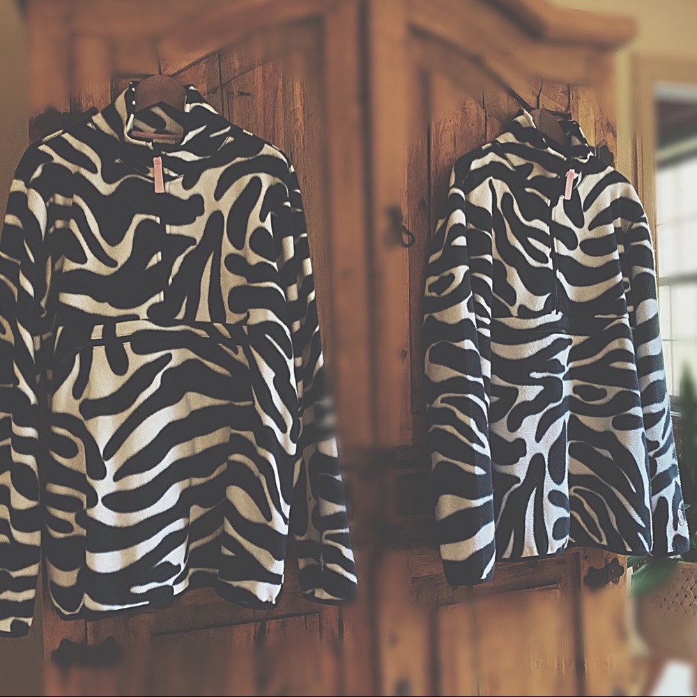 HP🌵Zebra Tech Fleece Half Zip 27” across 32”L - Picture 8 of 16